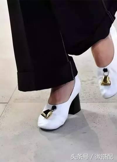 今年爆火的奶奶鞋厚底,最近很火的奶奶鞋女款