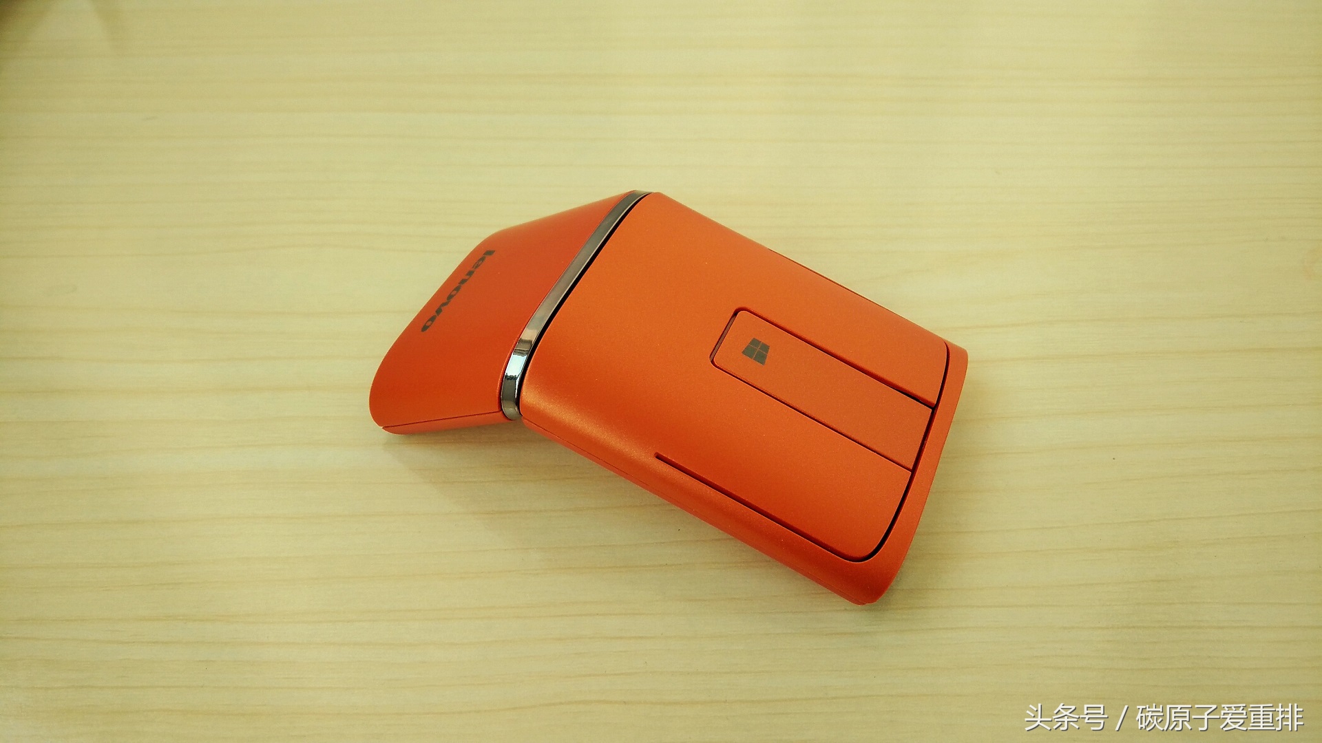 科技感十足的鼠标,谁能拒绝这么炫酷的鼠标啊