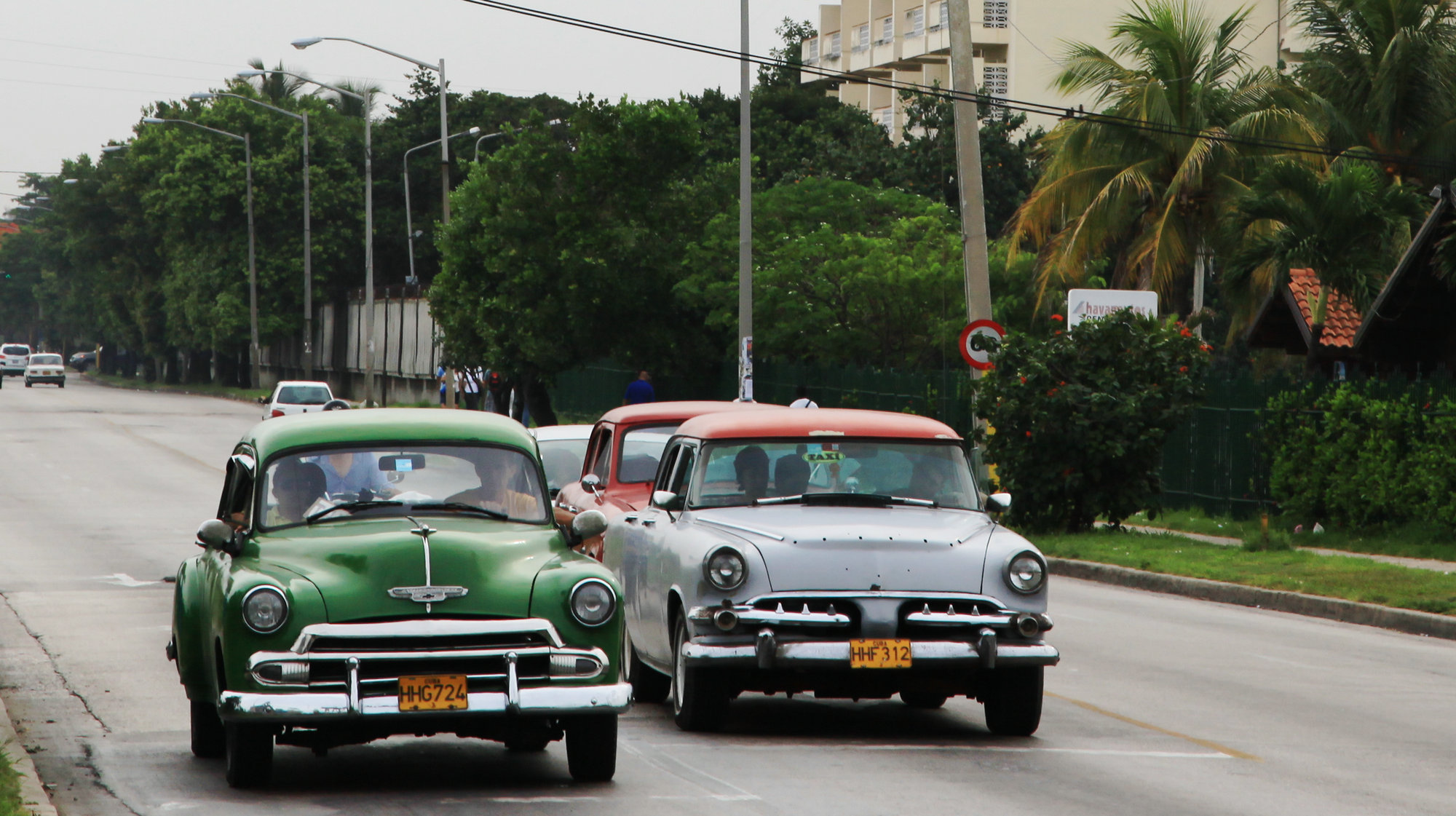 卡斯特罗豪购百万台中国*彩大**电，古巴人民每两家分一台