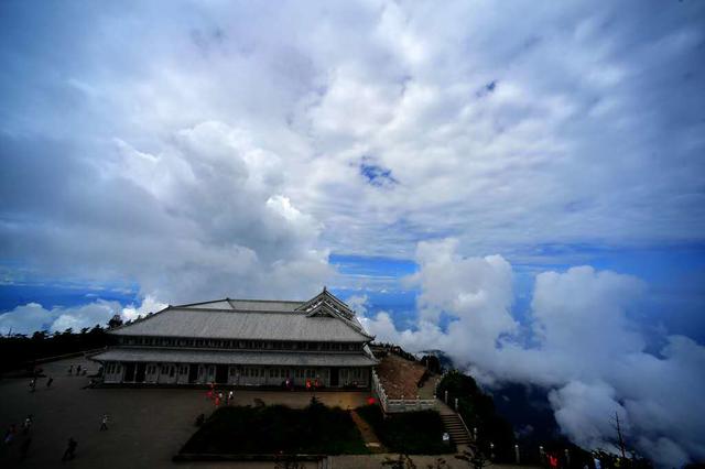 峨眉山金顶云海日出真是人间胜景,峨眉山金顶云海风景视频