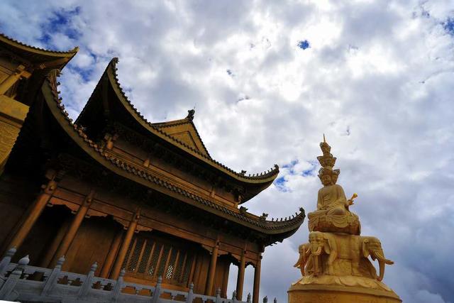 峨眉山金顶云海日出真是人间胜景,峨眉山金顶云海风景视频