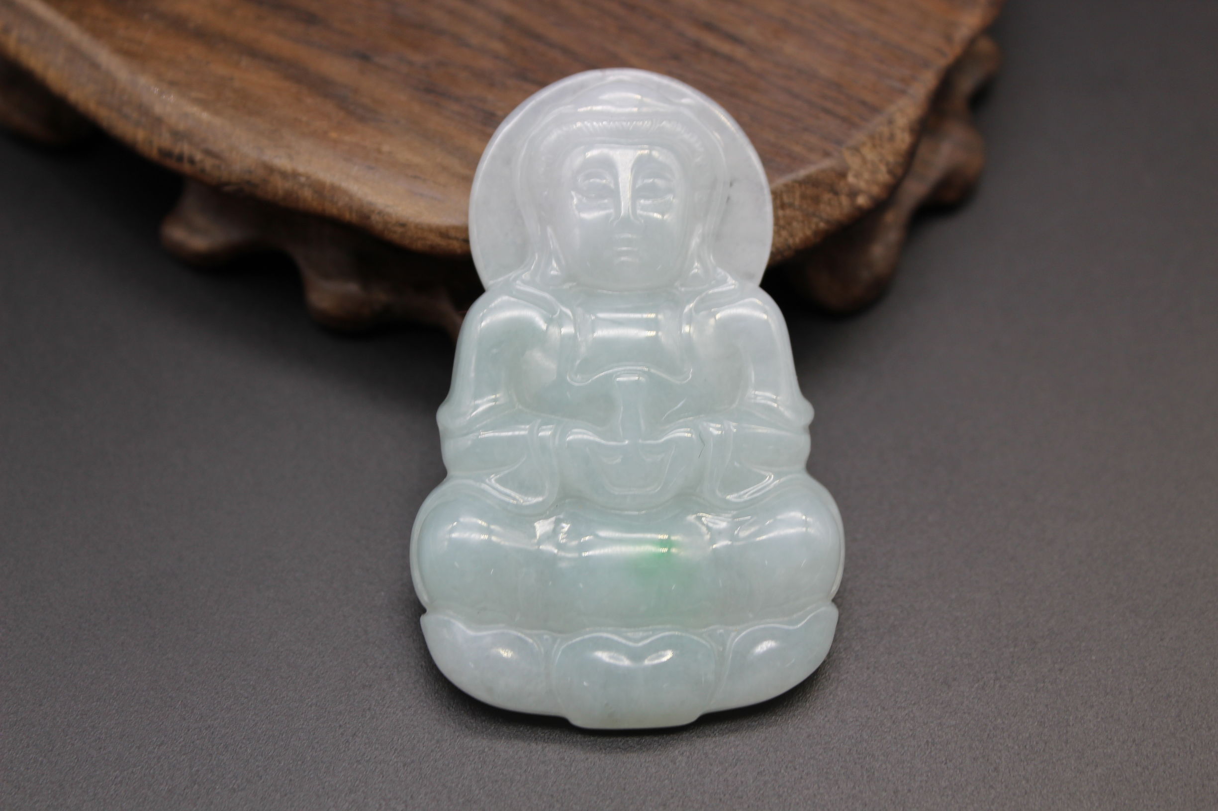 翡翠怎么保养比较好,翡翠可以上油保养吗