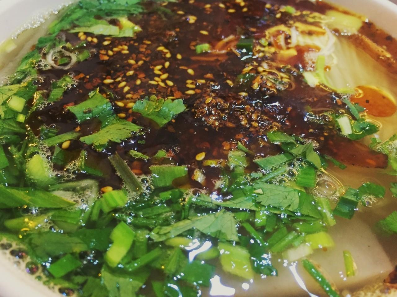 成都的一群面痴,拿出了他们珍藏的42碗好面,服不服吃了就知道