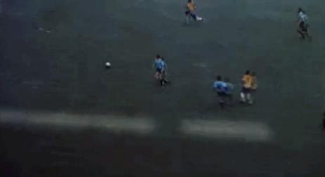 足坛10大过人必杀技,大罗对小罗停球