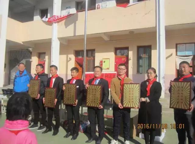 汽车公益活动爱心传递,吉利火星慈善助学爱心捐款晚会