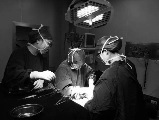 中央型前置胎盘大出血发生概率,怀孕六个月胎盘前置突然大出血