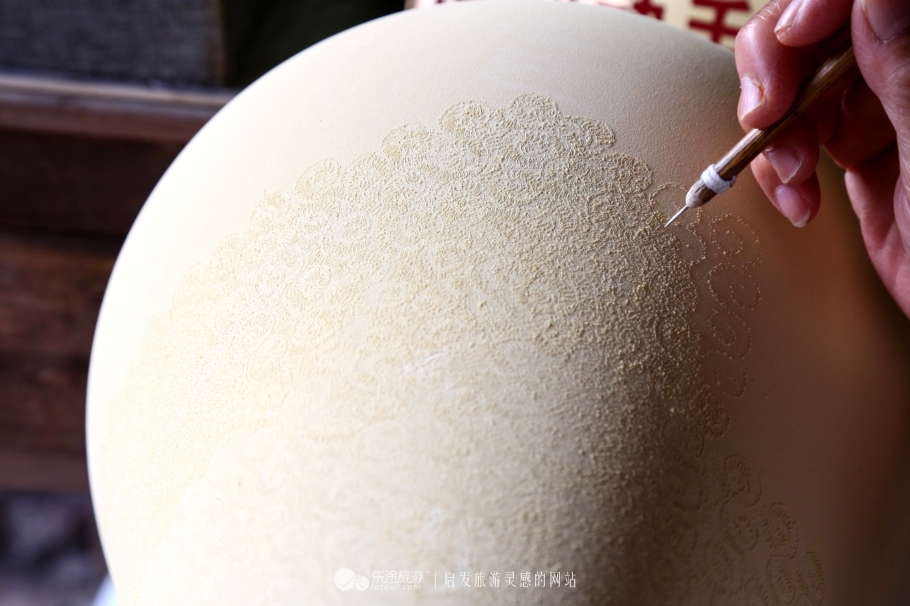 景德镇手艺人是如何传承的,景德镇陶瓷文化的传承和发展