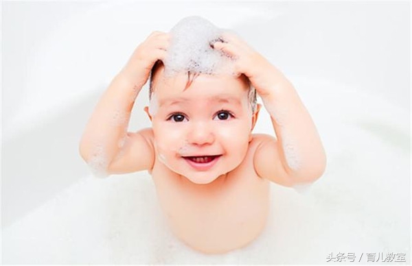 宝宝头发散发异味竟是因为婆婆，婆婆一脸尴尬不说话