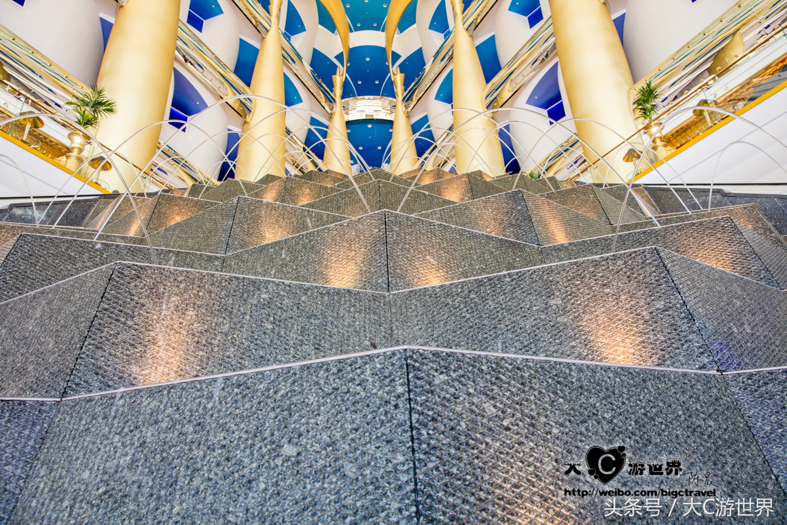 旅游的中国夫妻住迪拜帆船酒店,住迪拜帆船酒店攻略