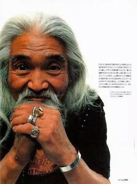 王思聪敢给王可可买这条狗链，看来是决定挑衅整个娱乐圈了