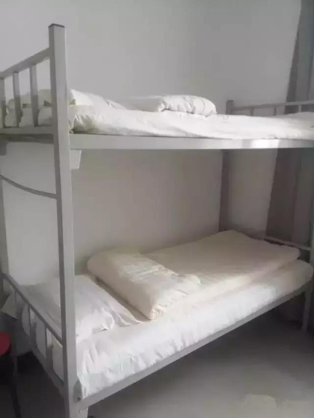 去不了远方就在家门口玩,去不了就在家门口滑冰