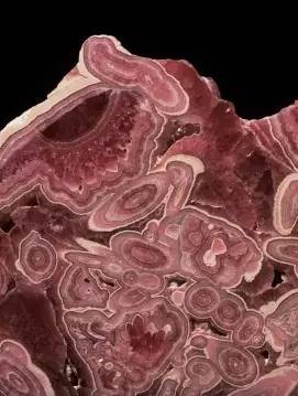 招桃花的红纹石,红纹石哪种贵一点的好