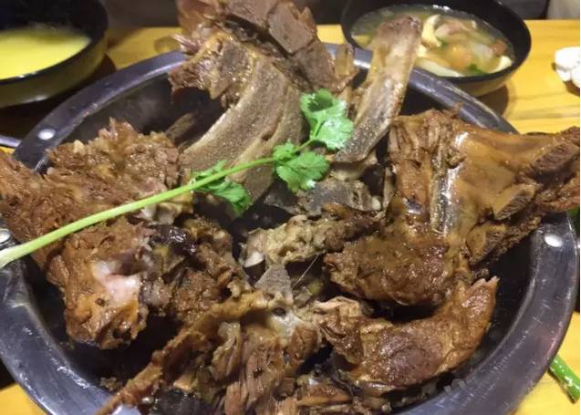 郑州特色小吃巷子,郑州十大小吃一条街