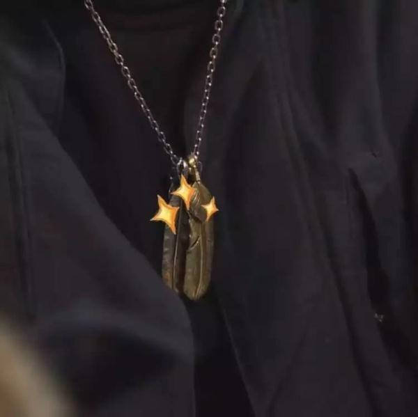 王思聪敢给王可可买这条狗链，看来是决定挑衅整个娱乐圈了