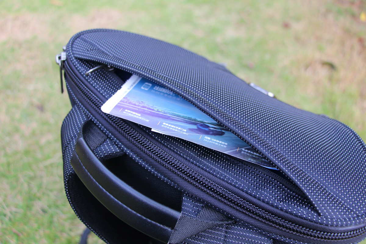 一块布一根拉链不用裁剪,一块布制成包包