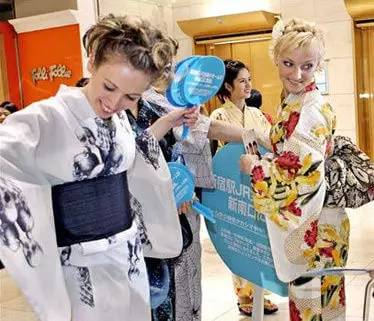 这些旅游纪念品，再心动也不要带回家！尤其是最后一个！