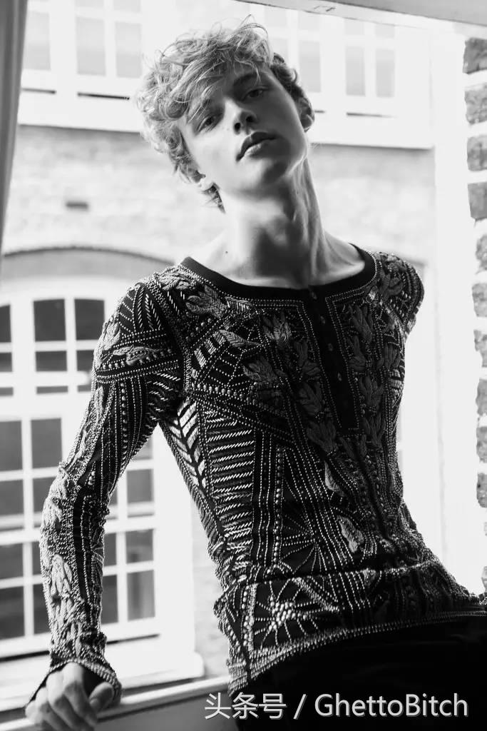 前一百只有两个肌肉男模，2017春夏时装周男模排行榜