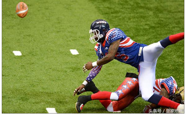 美式橄榄球怎么算合理冲撞,美式橄榄球暴力冲撞的位置叫什么