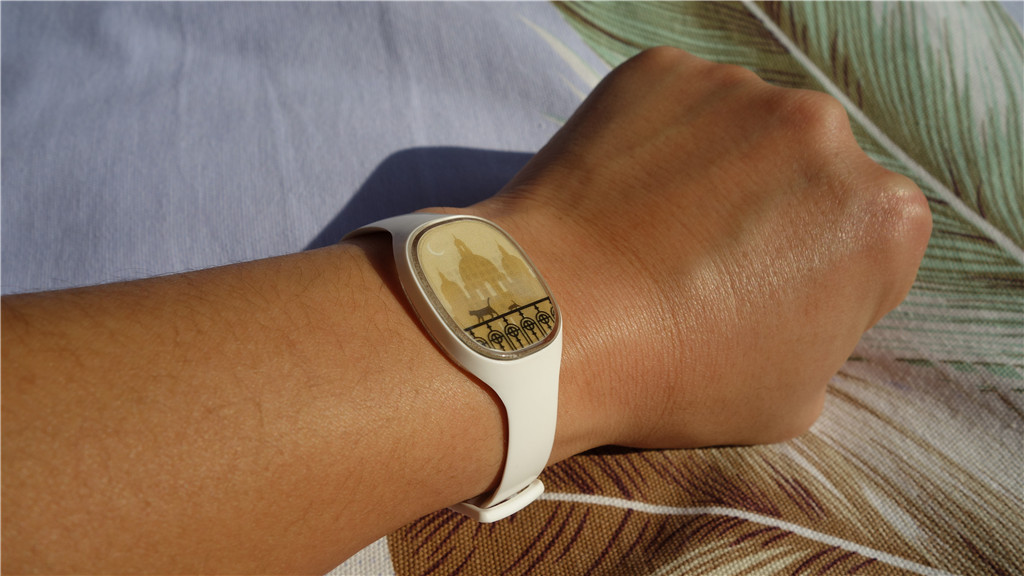 科技引领时尚精致令人折服——心麦XM-O1B1开心手环