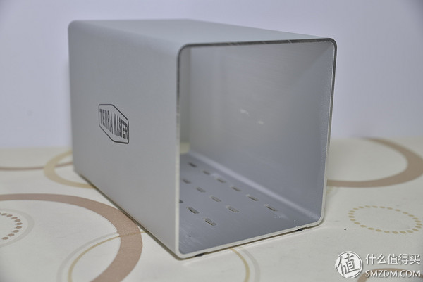 磁盘阵列硬盘盒拆解,阵列硬盘盒怎么安装