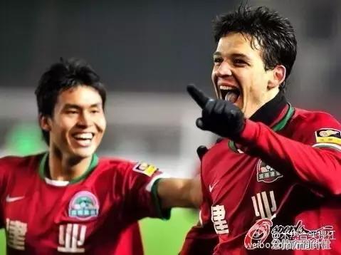 泰达即将亮相新援居然两次和弗爵爷同框！