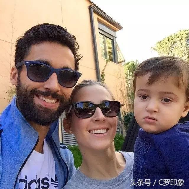 萌出一脸血的小孩,萌出一脸血萌娃