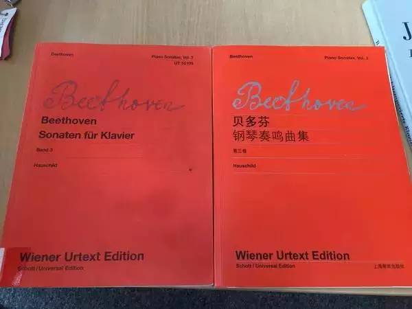 看了这个，我再也不想出国了……