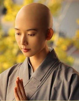 颖儿被众人嫌弃的原因,颖儿之前嘲笑别人的视频