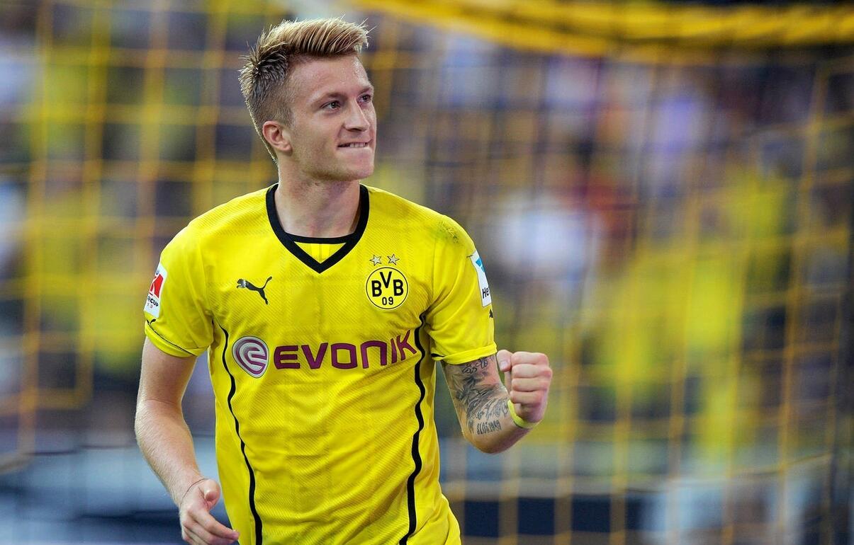 单场轰3球上演帽子戏法,2场3球