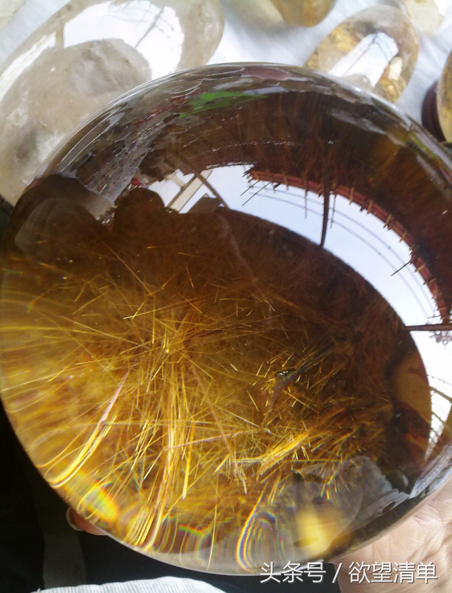 大型水晶洞有作假的吗,市场上水晶造假的重灾区