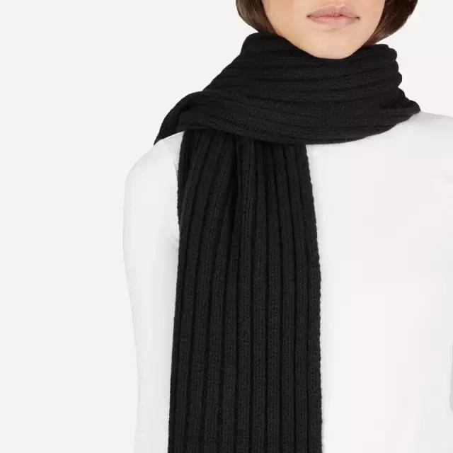 随随便便买一柜子围巾，不如花血本买这三条