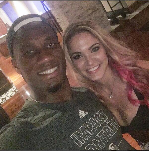 穿切尔西球衣女球迷,切尔西女球迷穿球衣