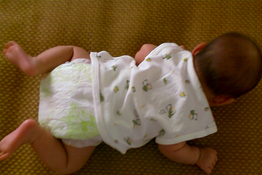 宝宝头垢涂油多久清洗,宝宝清洁头垢方法