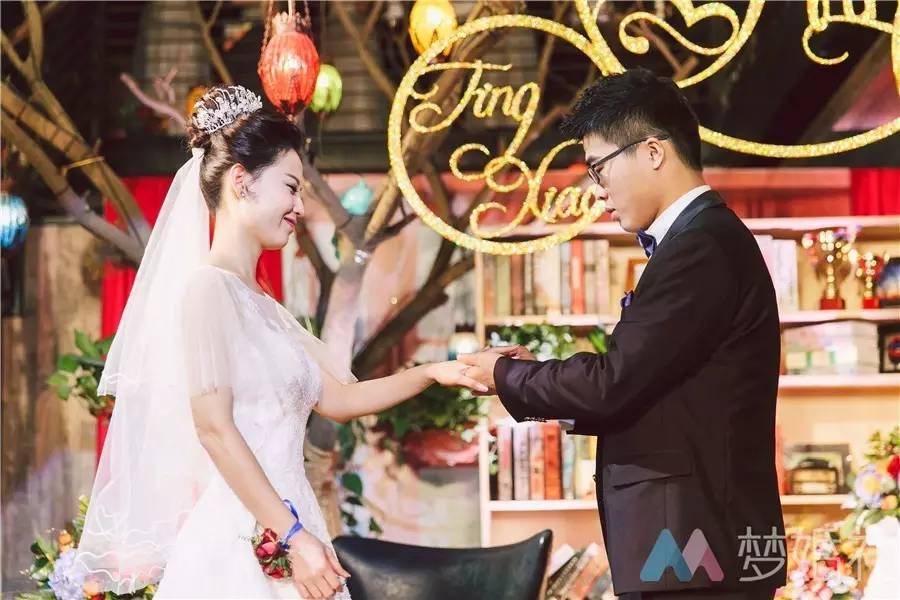 距离和时间终会败给爱情校园婚礼带他们重返高一九班