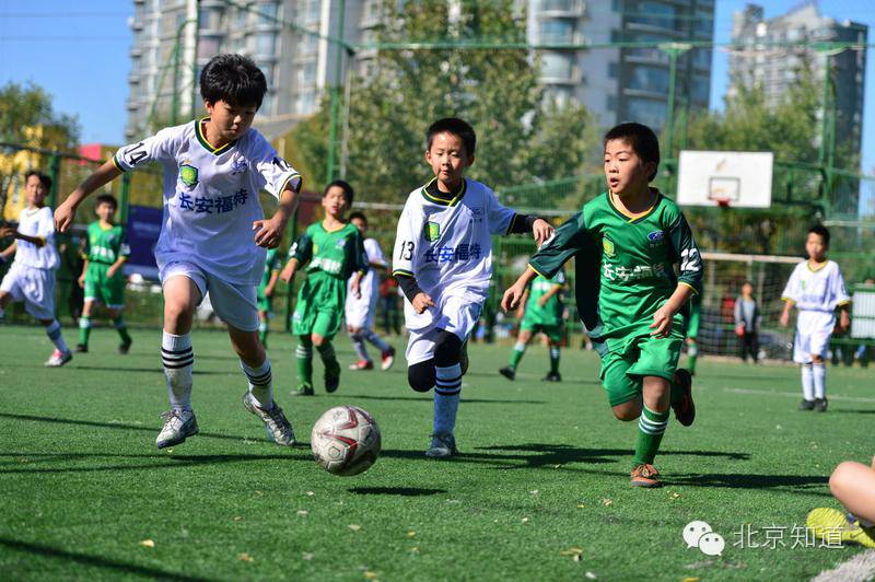 贝克汉姆在阿森纳踢过球吗,贝克汉姆足球教学