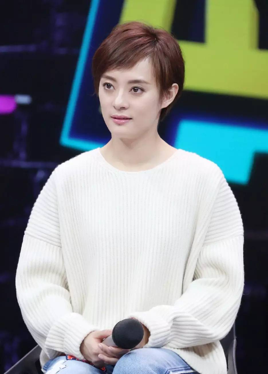 发际线太高怎么办不敢跑步,发际线太高怎样改善杨幂发型