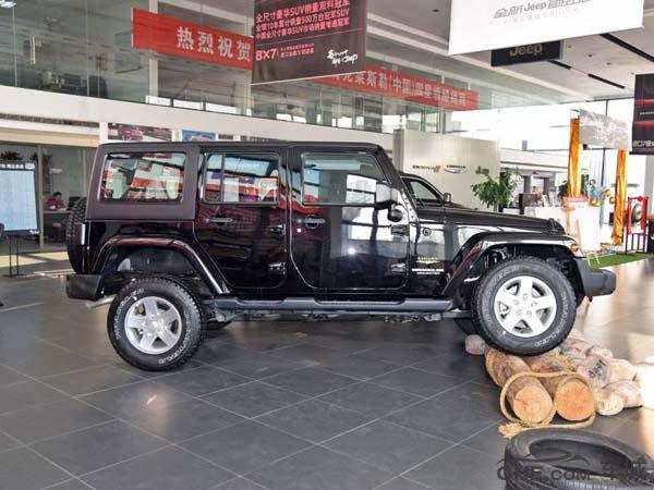 牧马人两门四座越野车,jeep牧马人sahara四门版多少钱