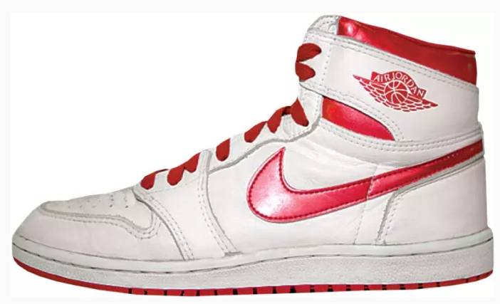 aj1为什么感觉两双鞋面不一样,aj1灰白高帮最新发售的是限量款吗