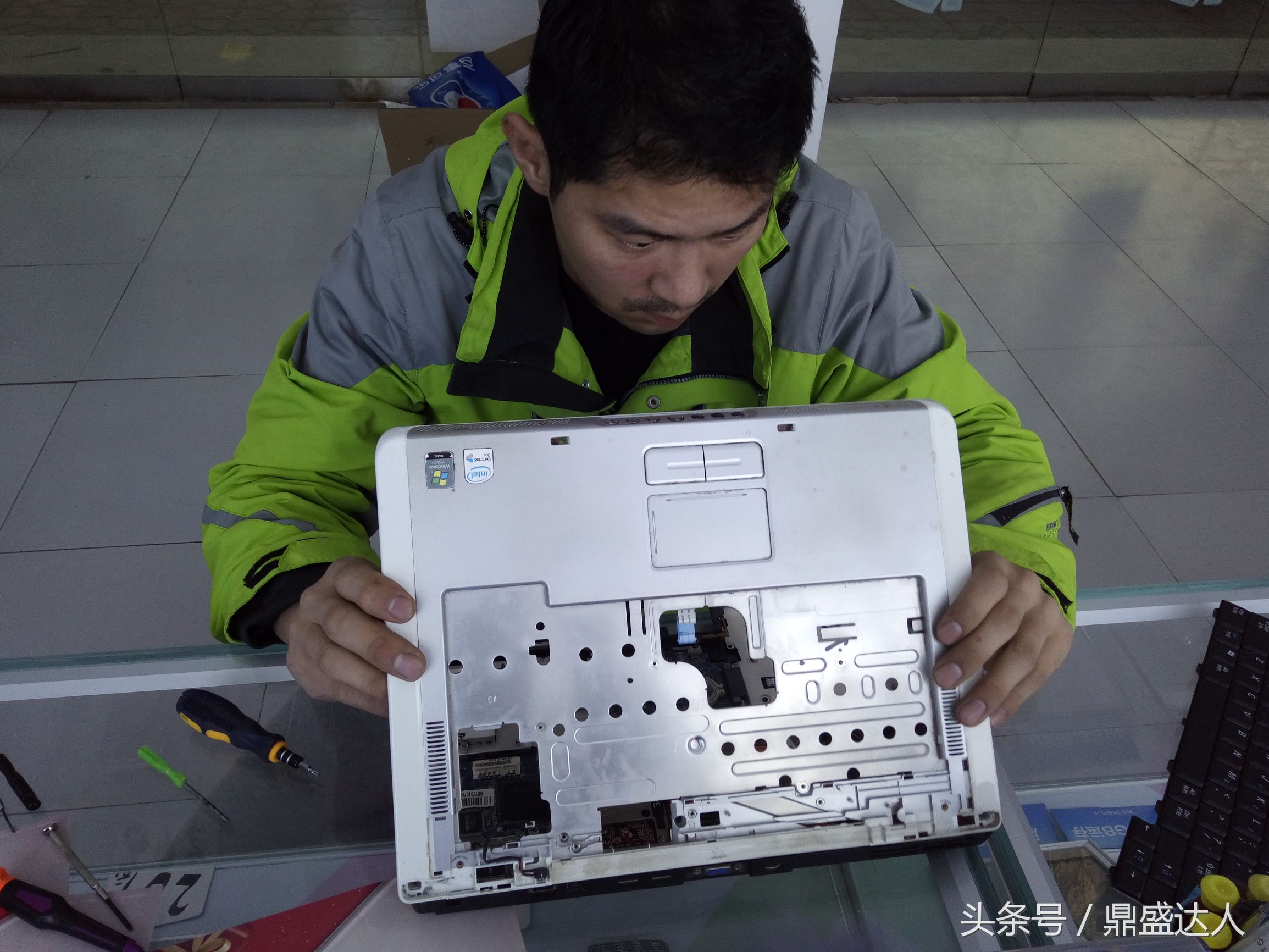 拆装一个新的电脑,拆装戴尔一体机