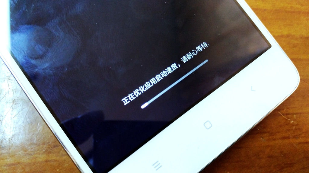 小米手机反复重启更新系统就好了,小米手机一直重启要花多少钱修