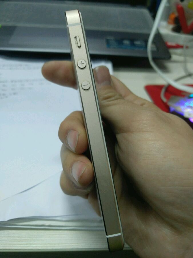 3000回收的手机,300收苹果二代耳机