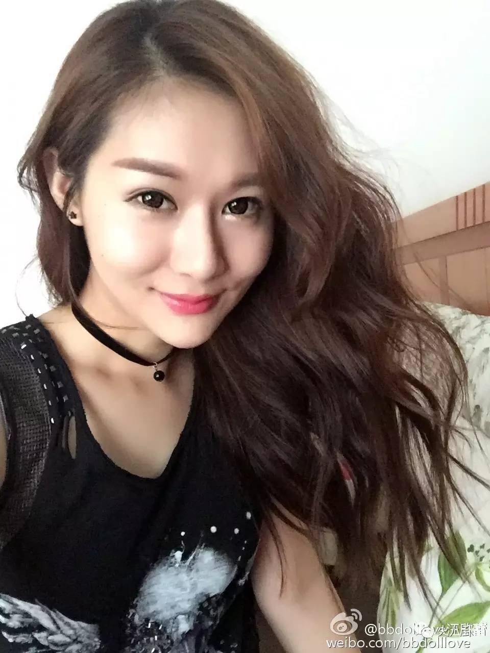 19岁变性成超模,超模5次做变性手术