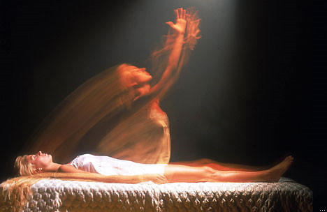 量子纠缠的发现是否预示神的存在,量子纠缠证明灵魂和梦都是真的