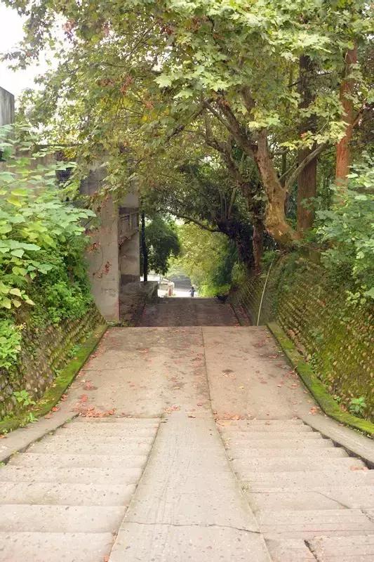 Hello!眉山车辆厂!只有东北人能看懂!