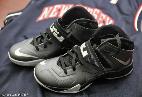 盘点nike实战神鞋,nike詹姆斯系列