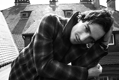 诺伊尔金球奖提名,诺伊尔获得过雅辛奖吗