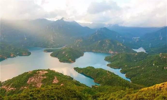 情侣每年都去一个地方拍照,情侣旅行同一个地方拍照