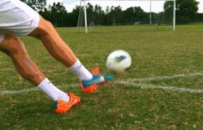 足球如何像卡洛斯一样暴力射门,卡洛斯暴力射门教学