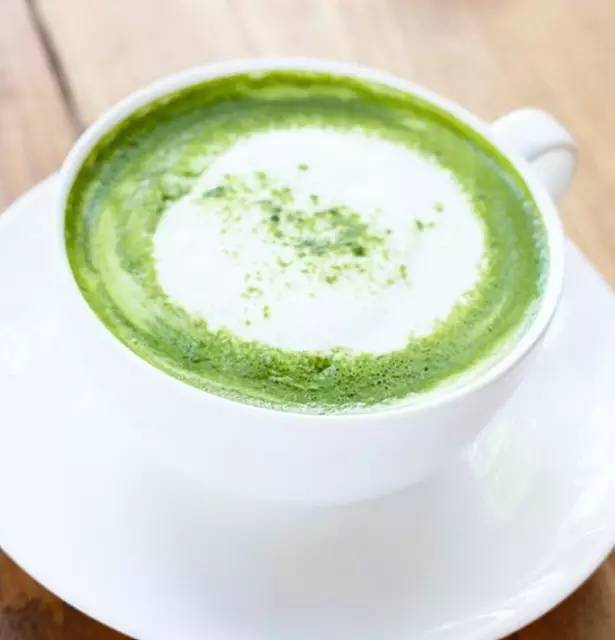 年度流行色盘点,流行色2023春夏经典绿隆重登场