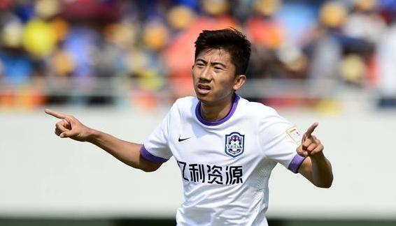 一个比一个惨，于根伟接班人，没有一人踢中超，最惨的无球可踢！